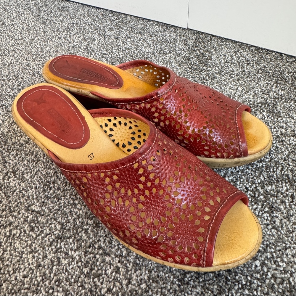 Pikolinos Red Leather Cutout Mule Sandals Women’s Size 37 EU Slip-On Comfort